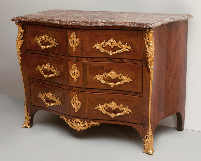Louis xv fine quality commode